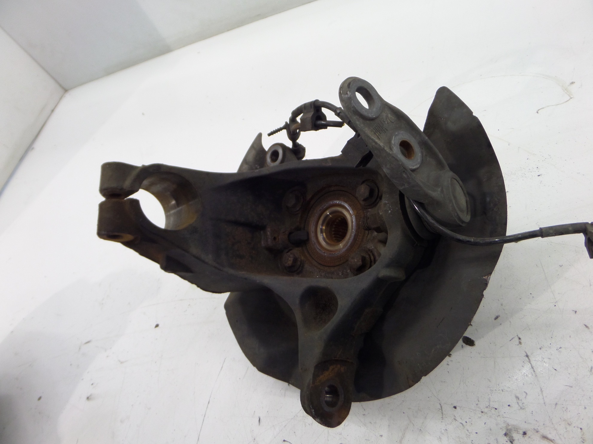 Mini Cooper S Left Front Knuckle Hub Spindle Suspension R56 07-13 OEM ...