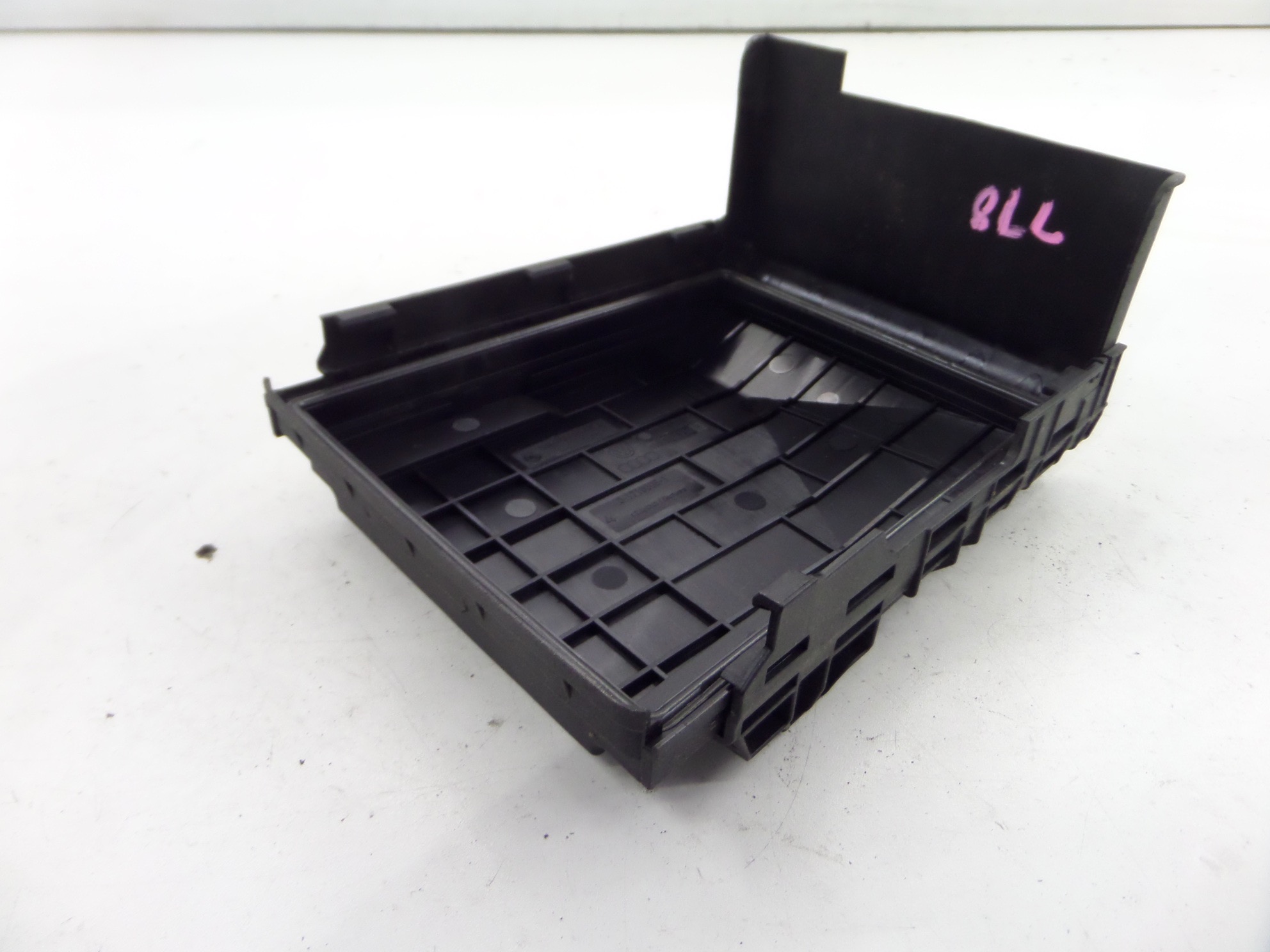 VW Tiguan Fuse Box Cover 09-11 OEM 1K0 937 132 F | eBay