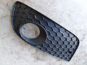 2009 VW Golf GTI Right Front Fog Light Honeycomb Grille